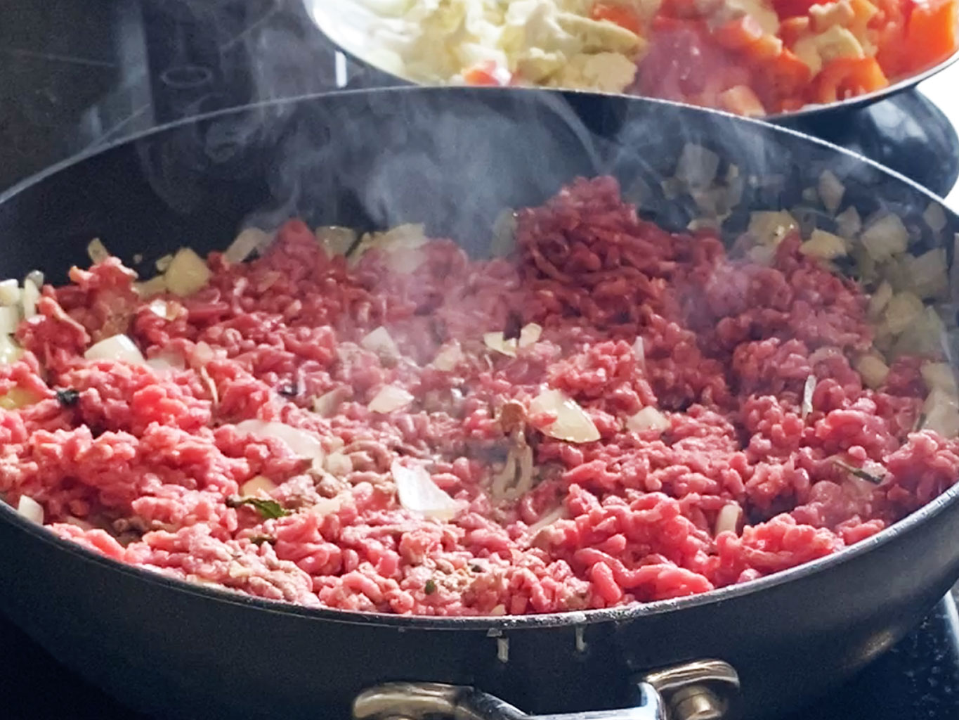 Sautée ground beef, onions and garlic